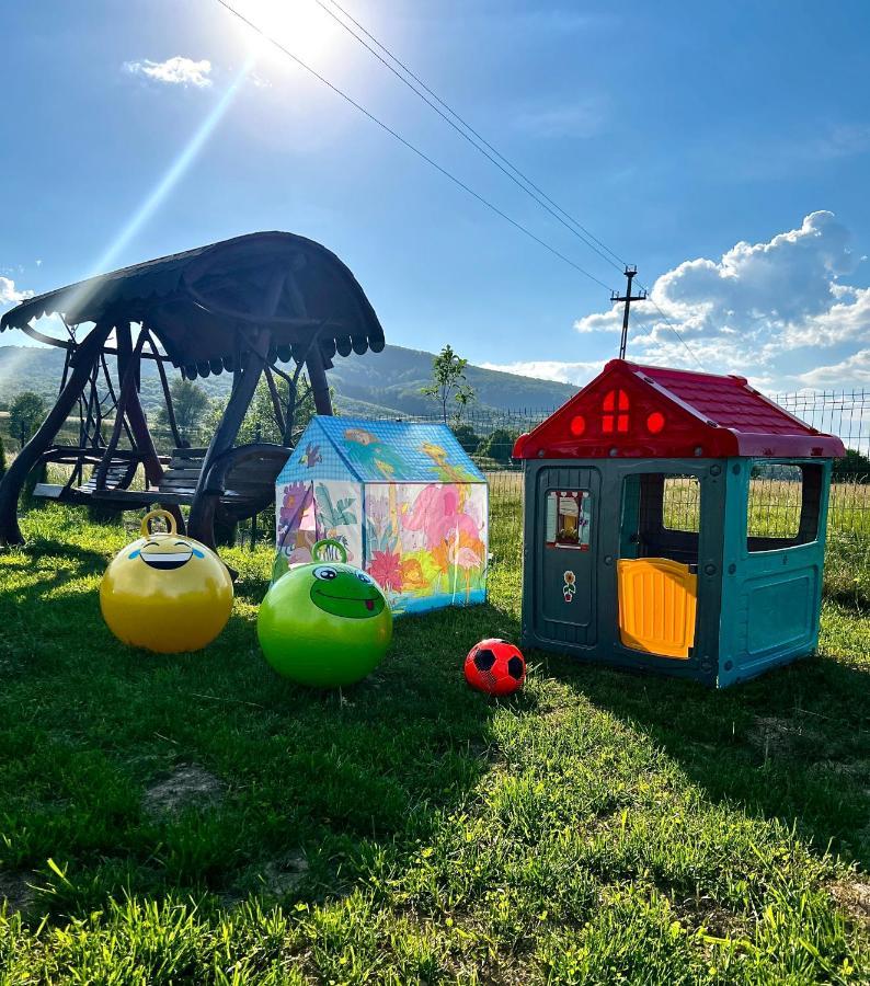 A-Frame Bucovina- Paradis Bucovinean Capu Cîmpului Eksteriør bilde